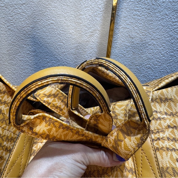 MICHAEL Michael Kors Large Logo The Michael Tote Bag‎ Marigold - Picture 9 of 10